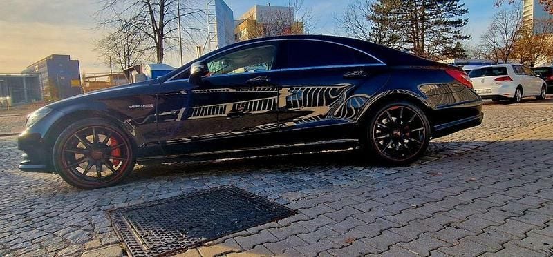 Schwarz Gebraucht 2011 Mercedes CLS500 AMG line Coupé | 21.999 € (Guter Preis) - Bild 1/4