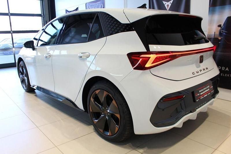 Neu Cupra Born 169 kW (231 PS) 2026 Glacial white (weiß) Kleinwagen