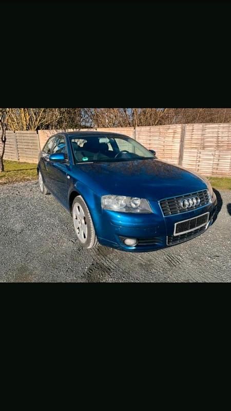 Blau Gebraucht 2003 Audi A3 Comfort Kleinwagen | 2.200 € (Fairer Preis) - Bild 1/4