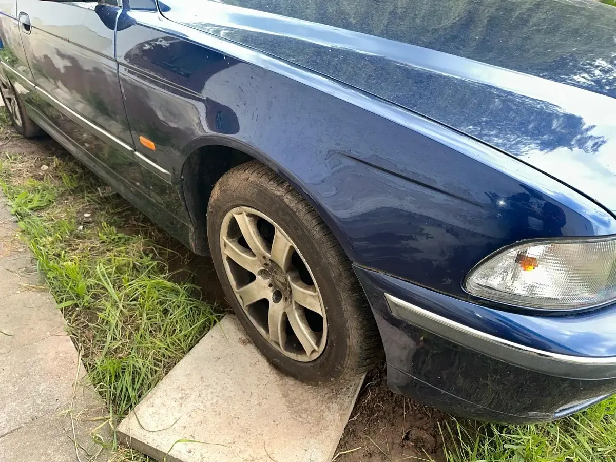 Occasion BMW 523 174 ch (127 kW) 1999 Bleue Berline
