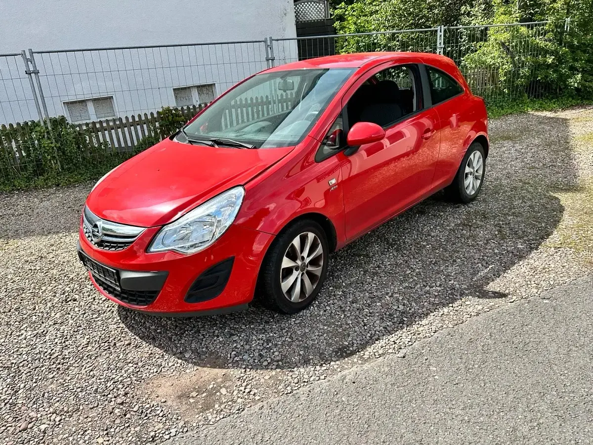 Gebraucht Opel Corsa 70 PS (51 kW) 2013 Rot Kleinwagen