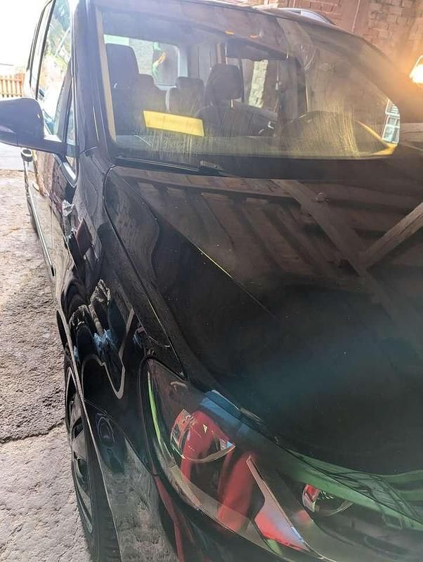 Gebraucht VW Touran 140 PS (102 kW) 2012 Schwarz Van / Kleinbus