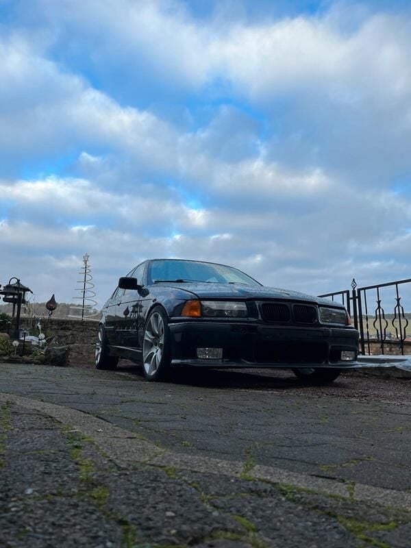 Schwarz Gebraucht 1998 BMW 328 Limousine | 4.250 € (Guter Preis) - Bild 1/4