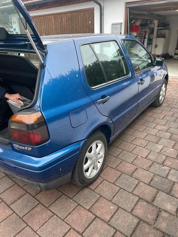 Gebraucht VW Golf III 75 PS (55 kW) 1997 Blau Limousine