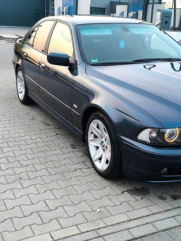 Second-hand BMW 520 170 CP (125 kW) 2002 Albastru Berlinǎ