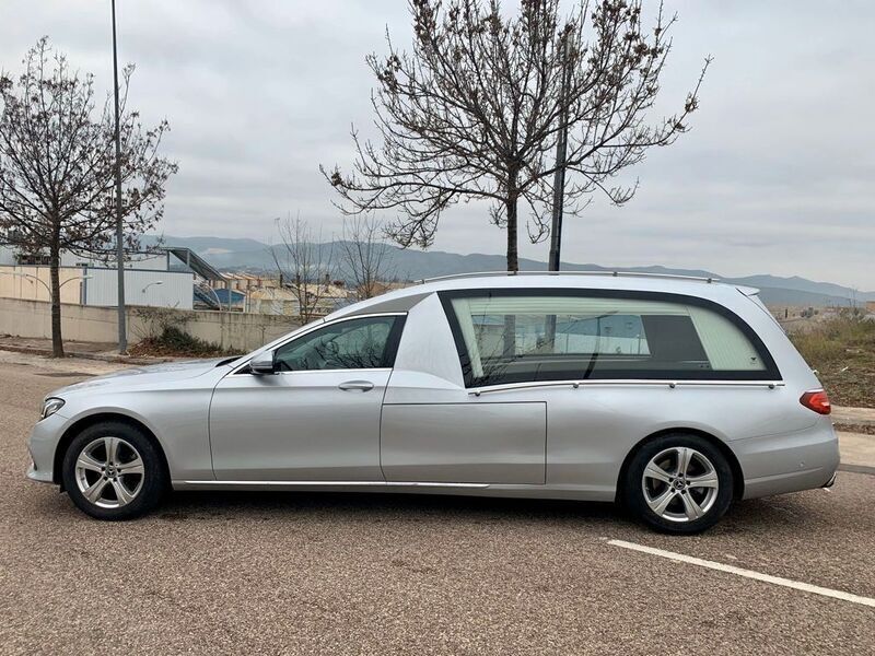 Gebraucht Mercedes E200 184 PS (135 kW) 2018 Silber metallic Limousine