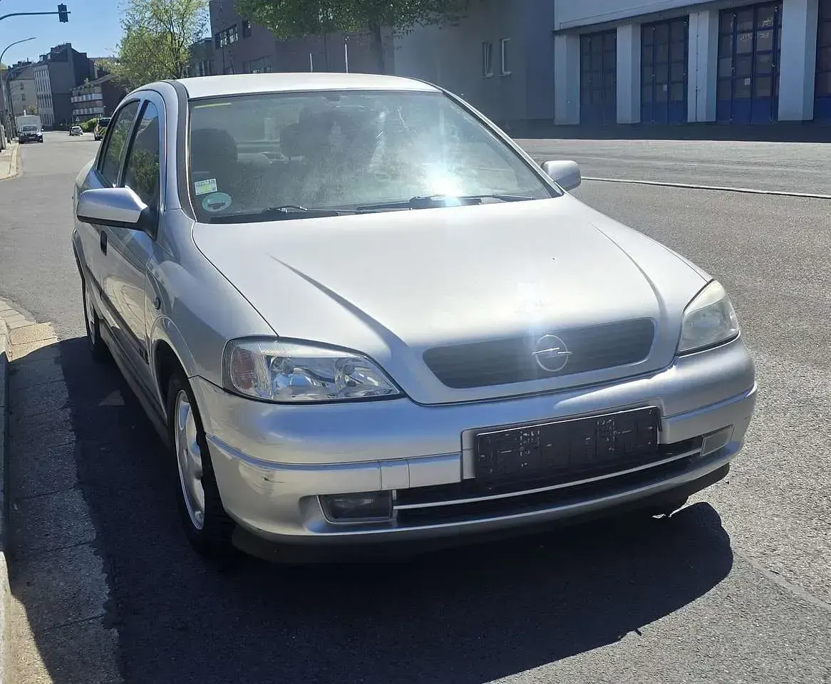 Second-hand Opel Astra Basis 101 CP (74 kW) 2001 Gri Hatchback