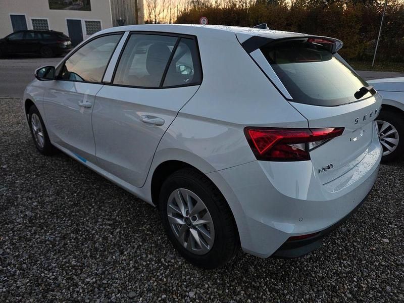 Neu Skoda Fabia Selection 116 PS (85 kW) 2025 Weiß Limousine