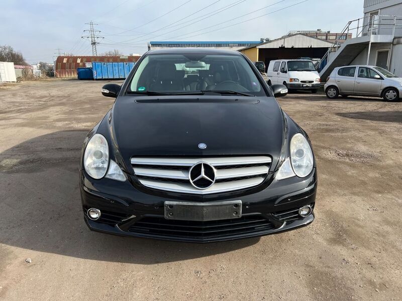 Schwarz Gebraucht 2010 Mercedes R350 Van / Kleinbus | 6.950 € (Guter Preis) - Bild 1/4