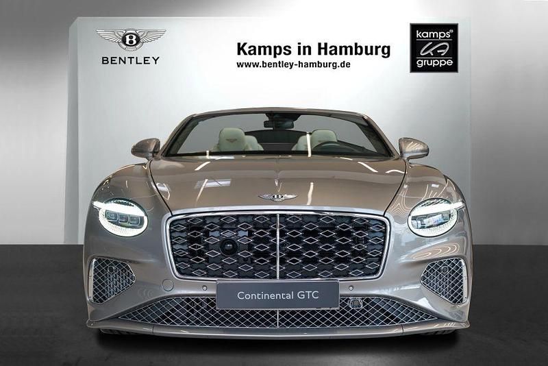 Neu Bentley Continental Mulliner 782 PS (575 kW) 2025 Beige Cabrio