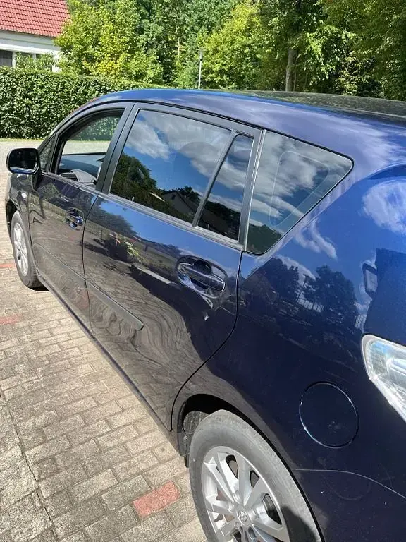 Gebraucht Toyota Verso Edition 147 PS (108 kW) 2011 Blau Van / Kleinbus