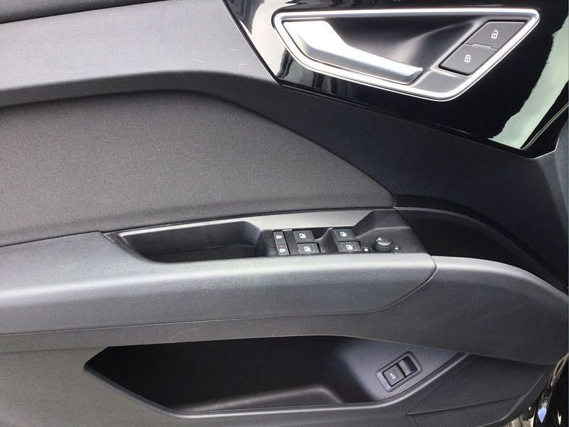 Gebraucht Audi Q4 e-tron 125 kW (170 PS) 2023 Schwarz SUV