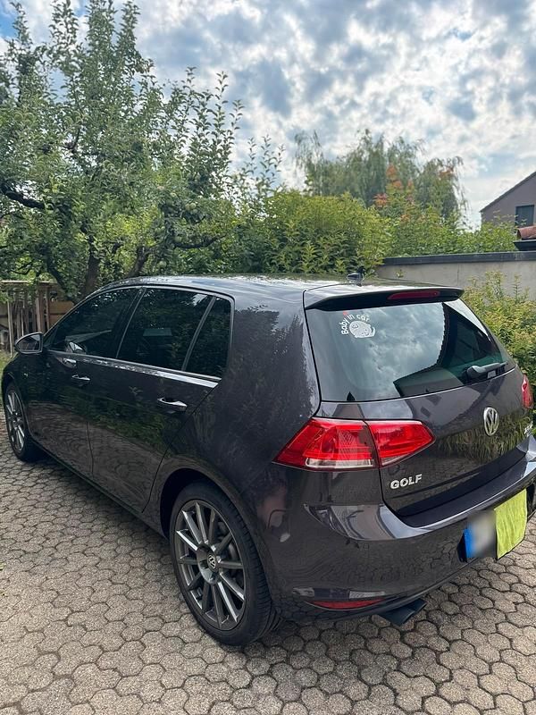 Gebraucht VW Golf VII LOUNGE 150 PS (110 kW) 2015 Grau Limousine