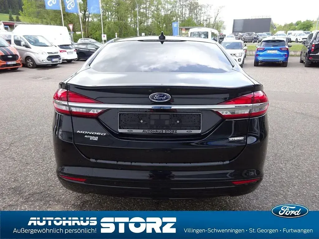 Gebraucht Ford Mondeo Titanium 140 PS (102 kW) 2021 Schwarz Limousine