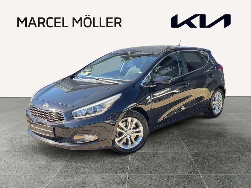 Gebraucht Kia Ceed DREAM-TEAM Edition 99 PS (72 kW) 2015 Schwarz Kleinwagen