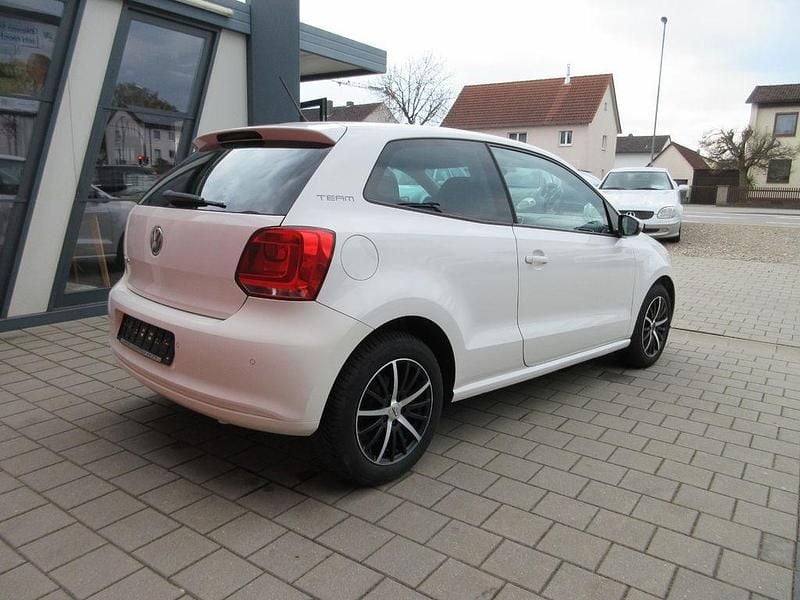 Gebraucht VW Polo Team 60 PS (44 kW) 2010 Weiß Kleinwagen