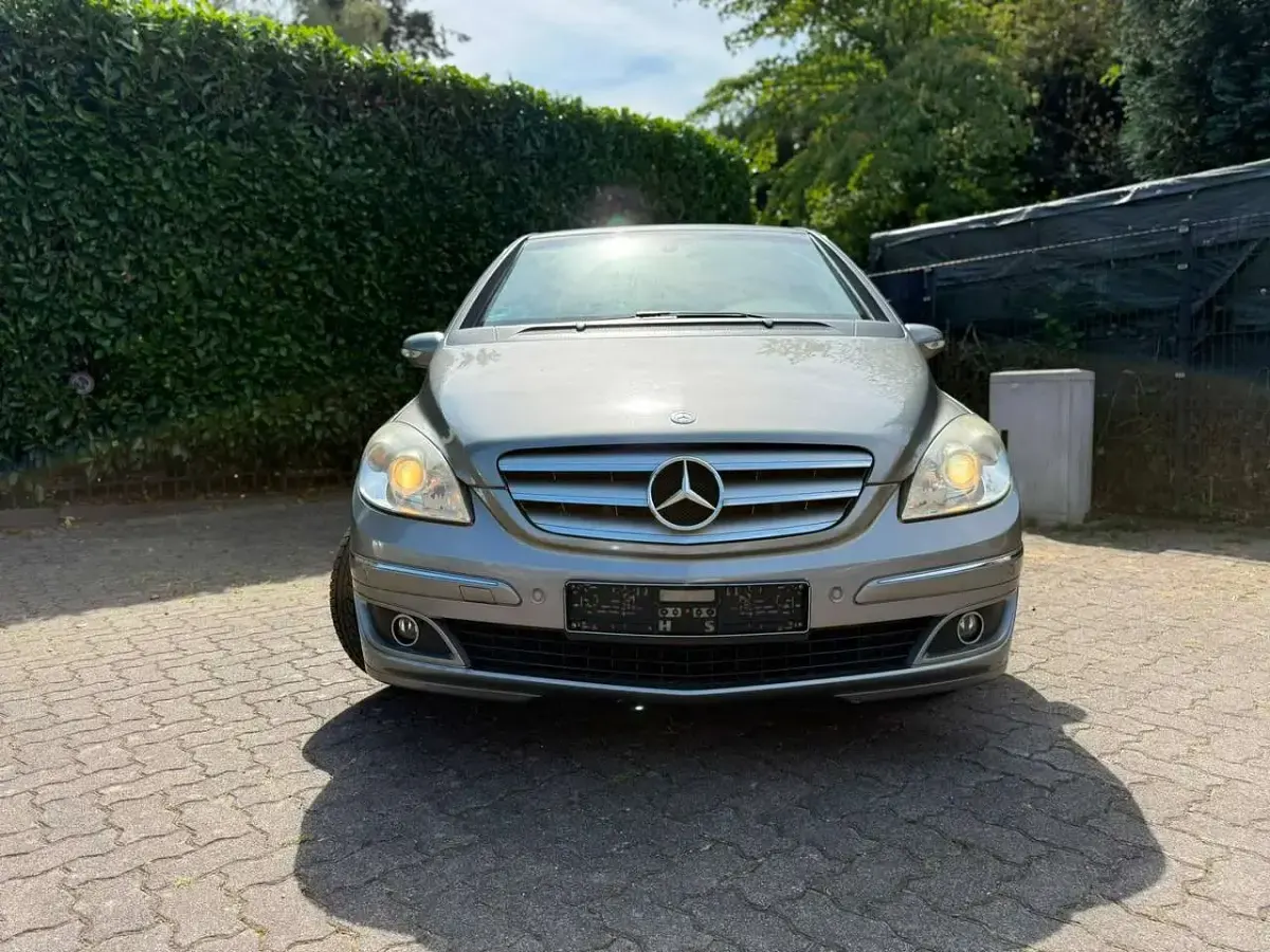 Gebraucht Mercedes B200 Edition 136 PS (100 kW) 2008 Kometgrau  metalliclack Van / Kleinbus