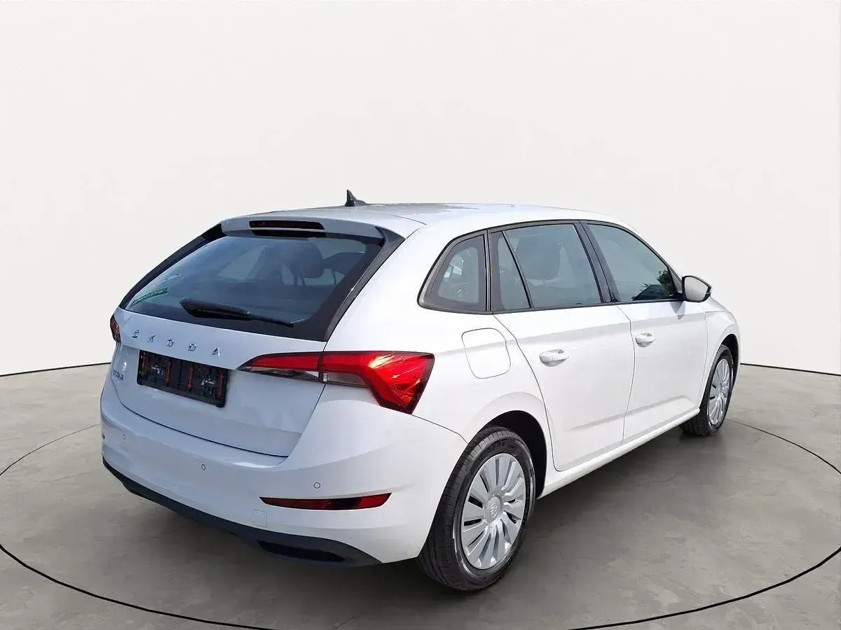 Gebraucht Skoda 110 R Cool Plus 110 PS (80 kW) 2023 Weiß Limousine