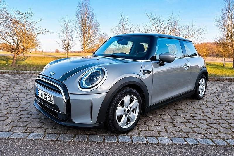 Używany Mini Cooper Essential 136 KM (100 kW) 2022 Szary Hatchback