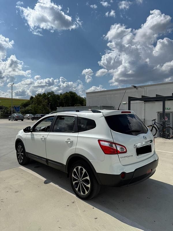 Weiß Gebraucht 2013 Nissan Qashqai +2 SUV | 9.900 € (Fairer Preis) - Bild 1/4