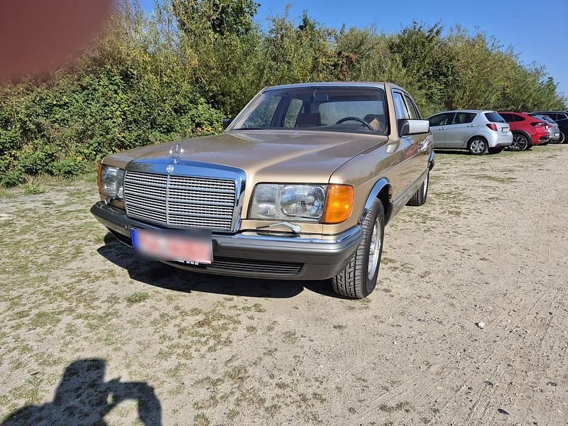 Gold Gebraucht 1980 Mercedes 500 SE Limousine | 12.850 € - Bild 1/4