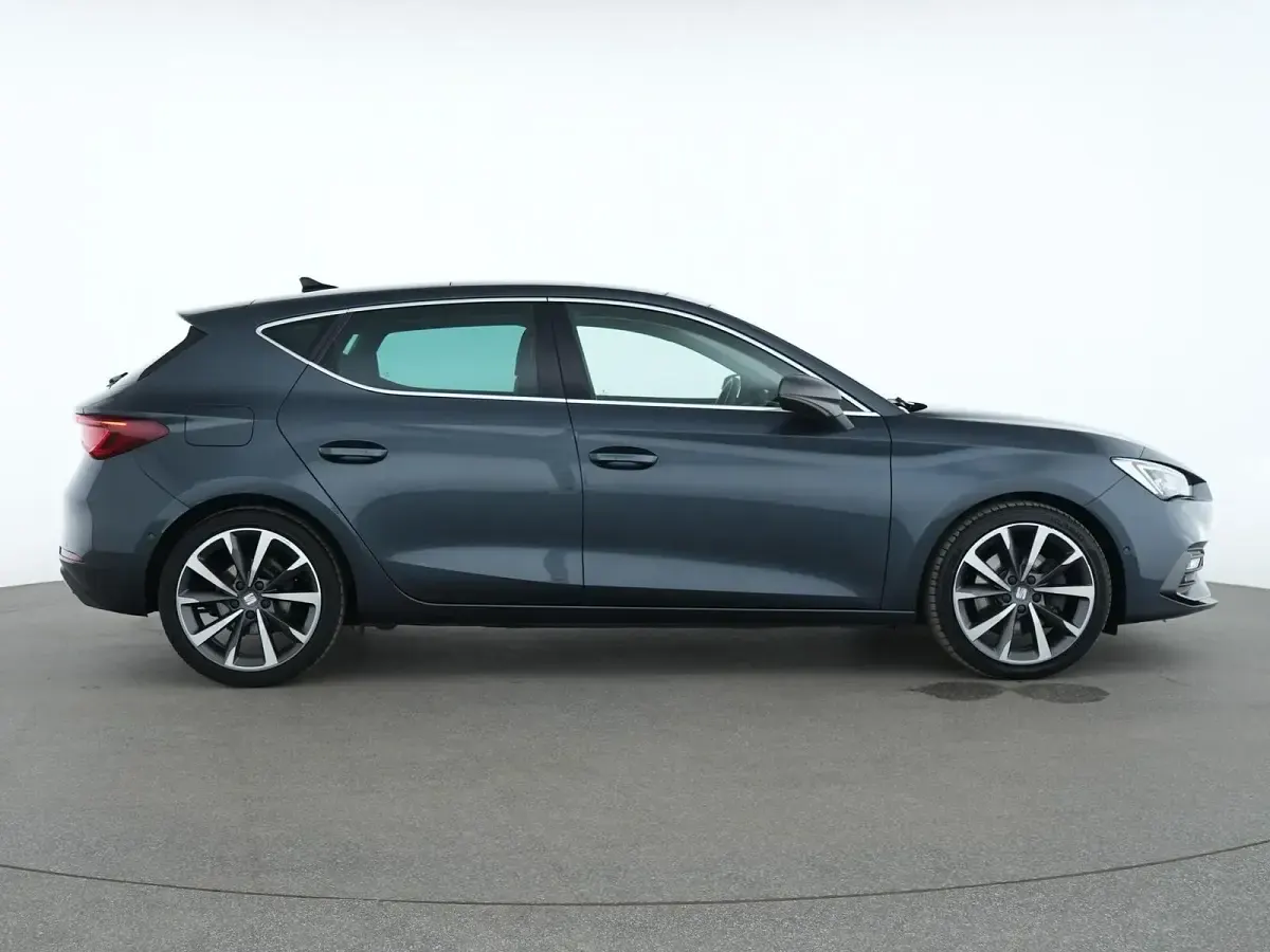 Gebraucht Seat Leon FR 150 PS (110 kW) 2021 Magnetic tech grau Limousine