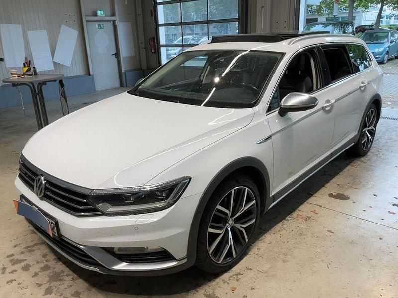Weiß Gebraucht 2019 VW Passat Alltrack Kombi | 9.740 € (Superpreis) - Bild 1/4