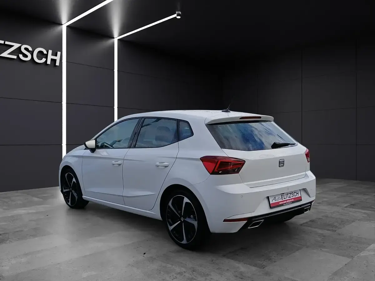 Gebraucht Seat Ibiza FR 110 PS (80 kW) 2024 "candy" weiss Kleinwagen