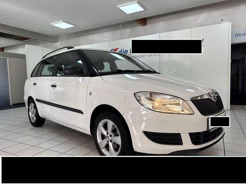 Weiß Gebraucht 2014 Skoda Fabia Cool Edition Kombi | 5.899 € (Fairer Preis) - Bild 1/4