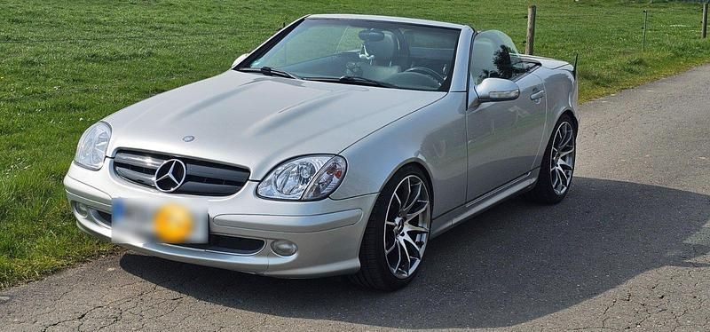 Gebraucht Mercedes SLK230 197 PS (144 kW) 2002 Silber Cabrio