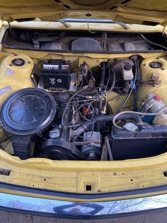 Usado Audi 100 84 HP (61 kW) 1976 Amarelo Sedan