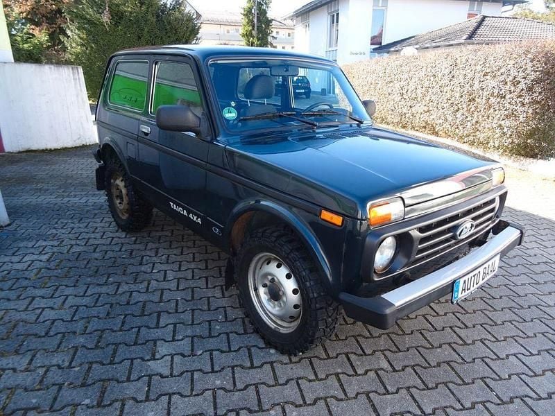 Gebraucht Lada Taiga 83 PS (61 kW) 2016 Blau SUV