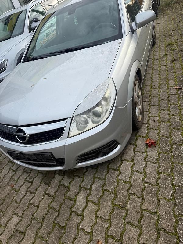 Silber Gebraucht 2007 Opel Vectra Kombi | 250 € (Superpreis) - Bild 1/4