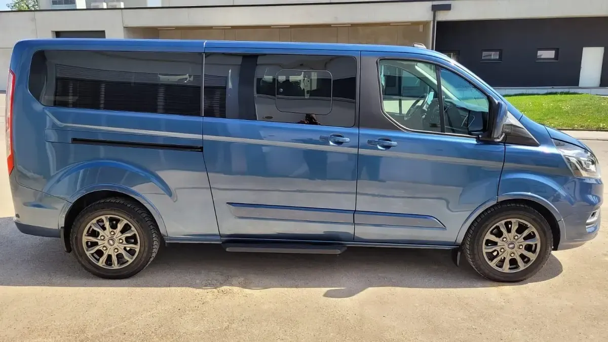Używany Ford Transit Titanium X 185 KM (136 kW) 2020 Niebieski Kombi