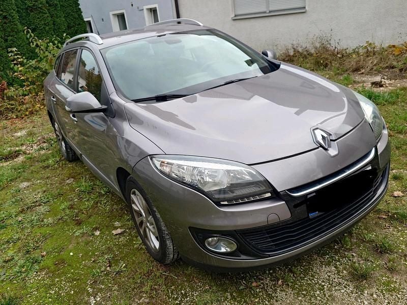Gebraucht Renault Mégane GrandTour 110 PS (80 kW) 2013 Grau Kombi
