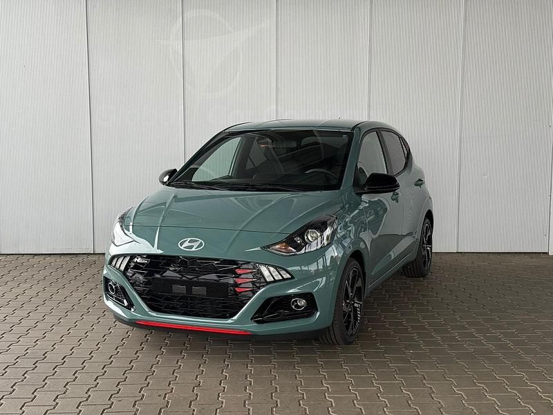 Mangrove green Neu 2025 Hyundai i10 N Line Kleinwagen | 20.250 € (Fairer Preis) - Bild 1/4