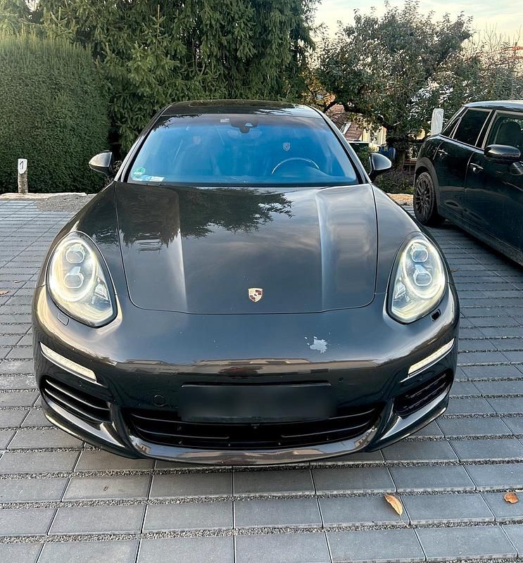 Grau Gebraucht 2013 Porsche Panamera Limousine | 29.999 € - Bild 1/4
