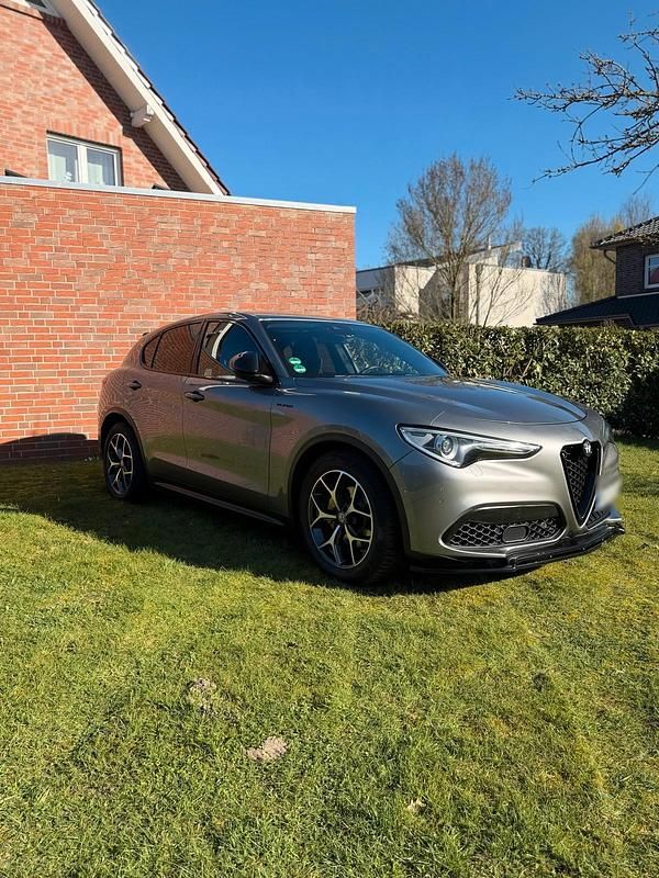 Gebraucht Alfa Romeo Stelvio 280 PS (205 kW) 2018 Grau SUV