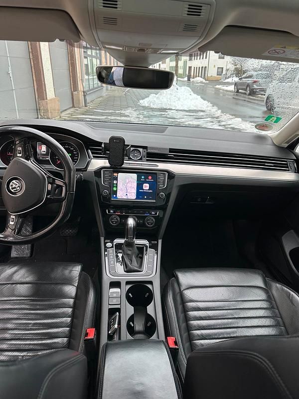 Gebraucht VW Passat Highline 239 PS (175 kW) 2015 Schwarz Kombi