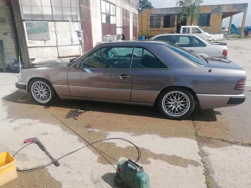 Gebraucht Mercedes 230 132 PS (97 kW) 1991 Blau Coupé