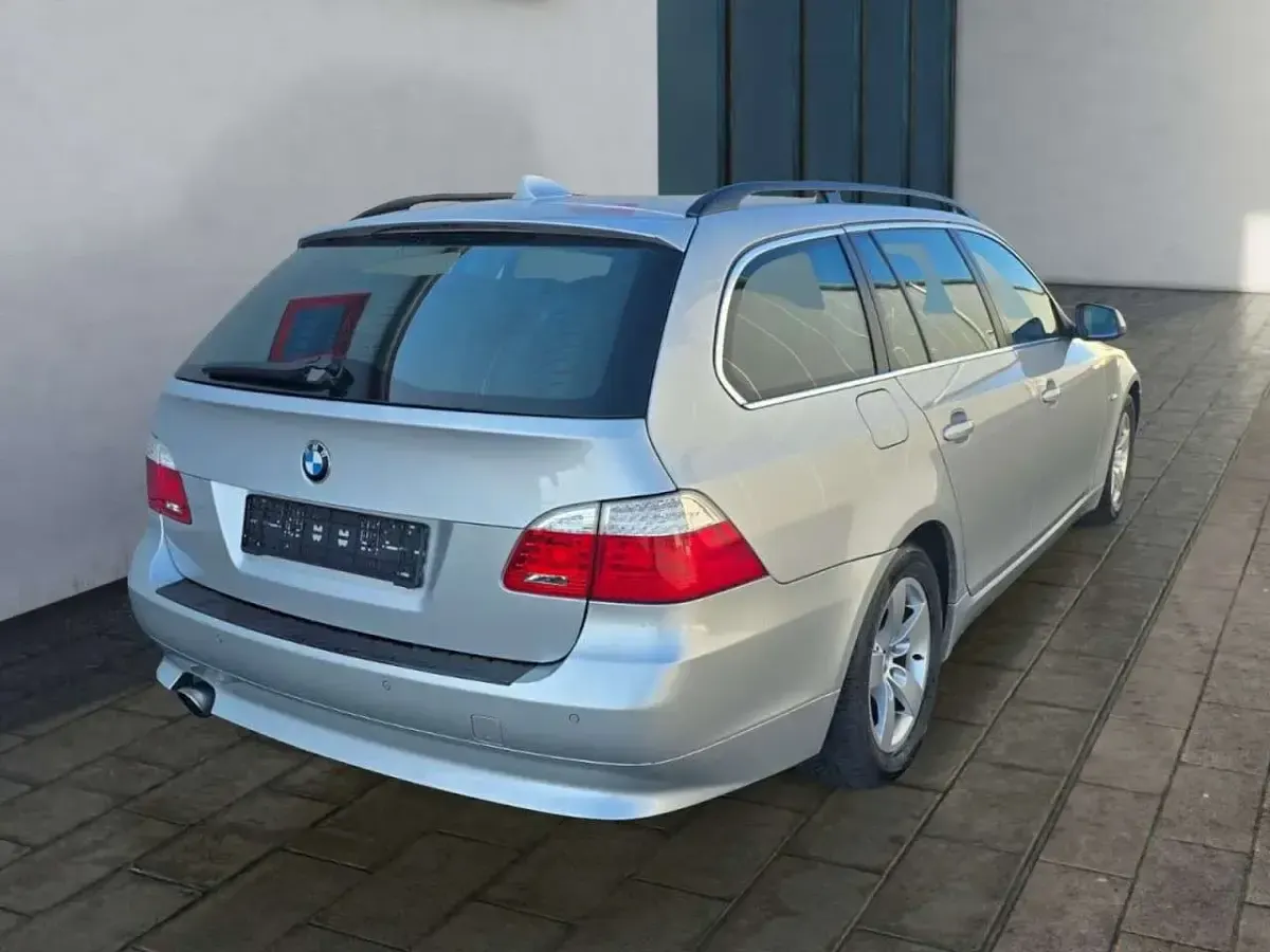 Gebraucht BMW 520 Advantage 177 PS (130 kW) 2010 Silber Kombi