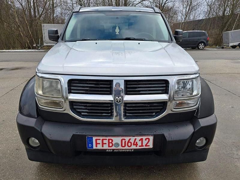 Schwarz Gebraucht 2010 Dodge Nitro SUV | 3.999 € (Superpreis) - Bild 1/4