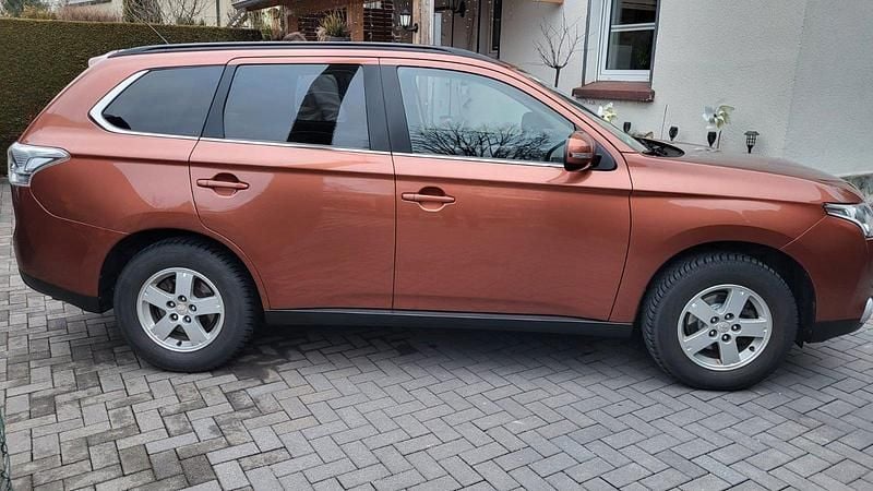 Begagnad Mitsubishi Outlander 140 HK (102 kW) 2012 SUV