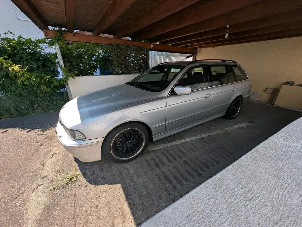 Gebraucht BMW 525 163 PS (119 kW) 2003 Silber Kombi