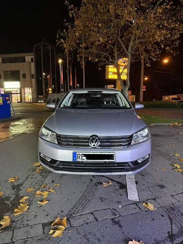 Gebraucht VW Passat Highline 140 PS (102 kW) 2011 Silber Limousine