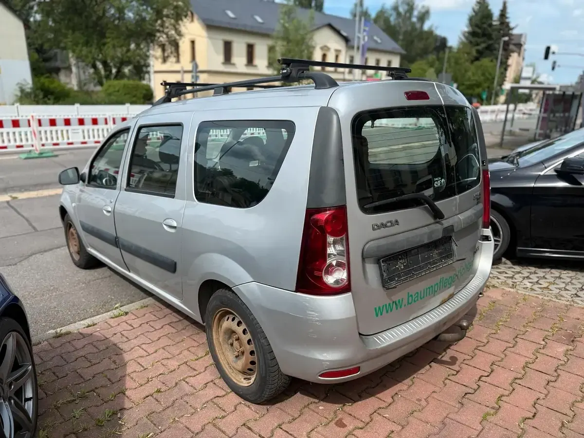 Gebraucht Dacia Logan 86 PS (63 kW) 2010 Silber Kombi