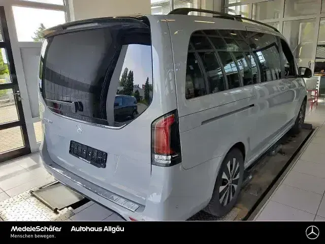 Gebraucht Mercedes EQV300 150 kW (204 PS) 2024 Alpingrau Van / Kleinbus