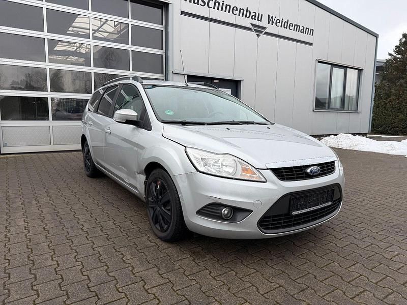 Gebraucht Ford Focus Style 109 PS (80 kW) 2010 Silber Kombi