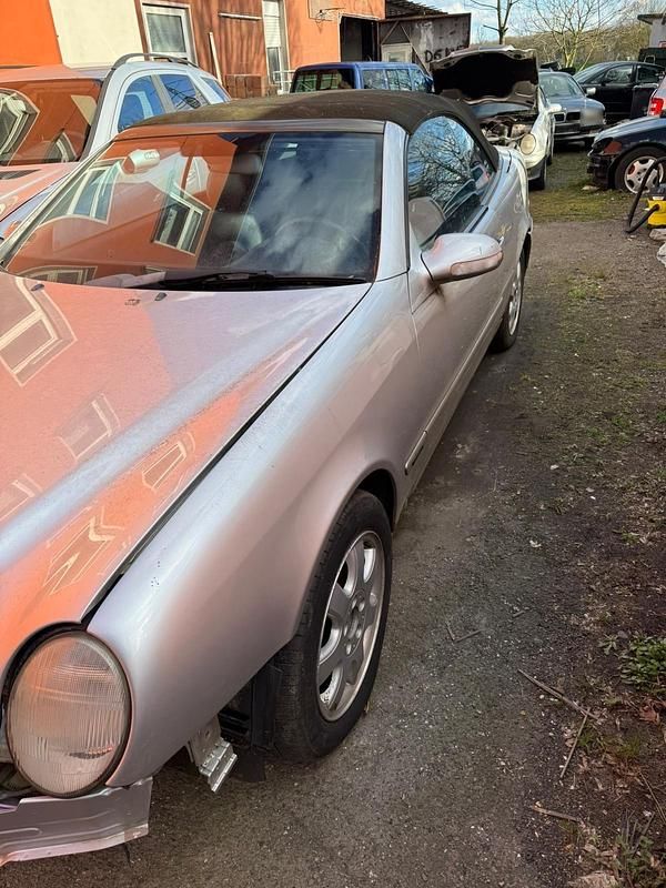 Gebraucht Mercedes CLK200 163 PS (119 kW) 2000 Silber Cabrio