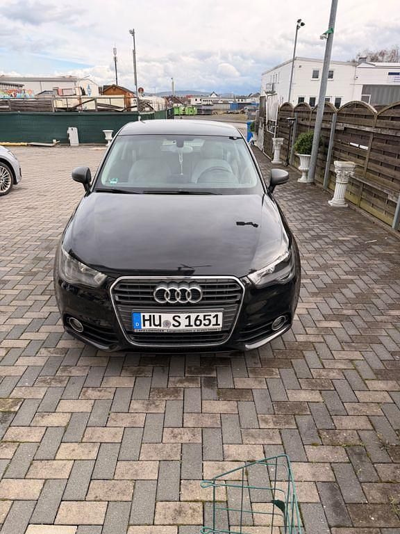 Gebraucht Audi A1 Attraction 86 PS (63 kW) 2012 Schwarz Kleinwagen